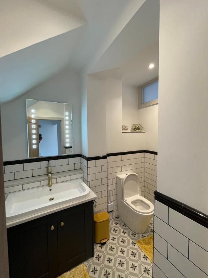 Lees Lookout Holt ,2 Bedroom Luxury Apartment With Private Parking מראה חיצוני תמונה