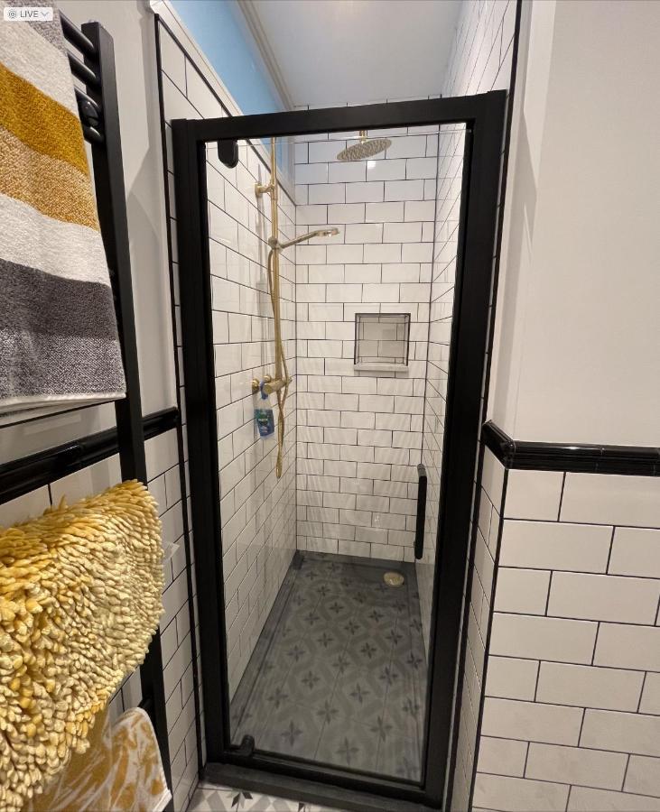 Lees Lookout Holt ,2 Bedroom Luxury Apartment With Private Parking מראה חיצוני תמונה