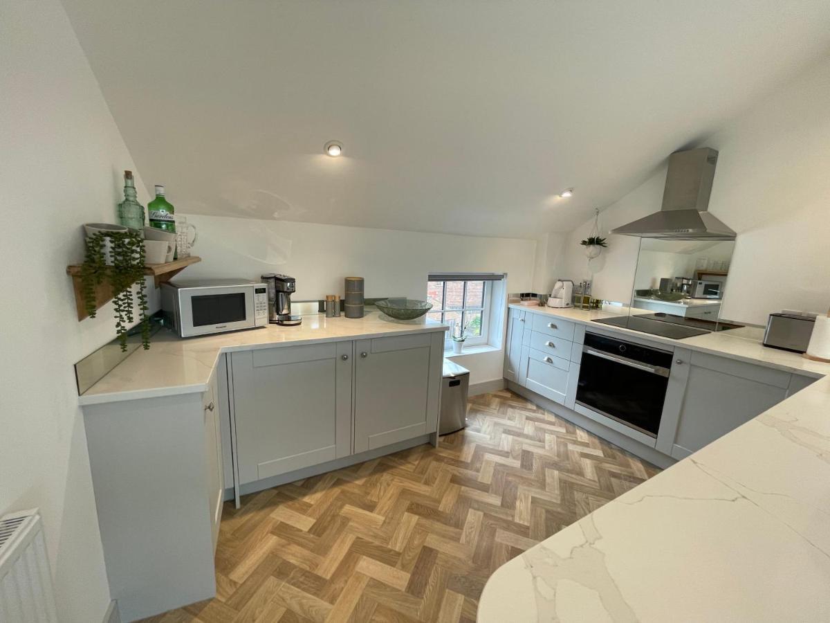 Lees Lookout Holt ,2 Bedroom Luxury Apartment With Private Parking מראה חיצוני תמונה